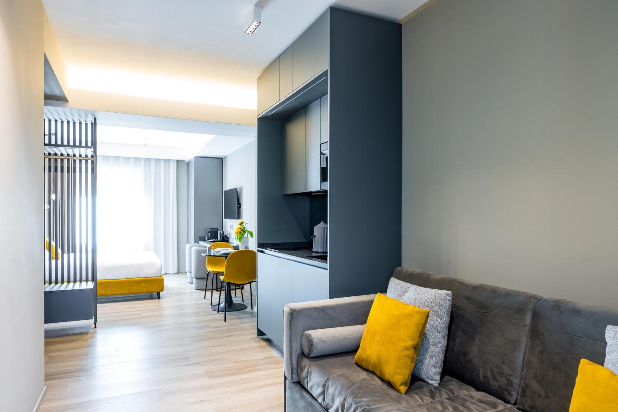 Mh Suites Plebiscito Napoli Bagian luar foto