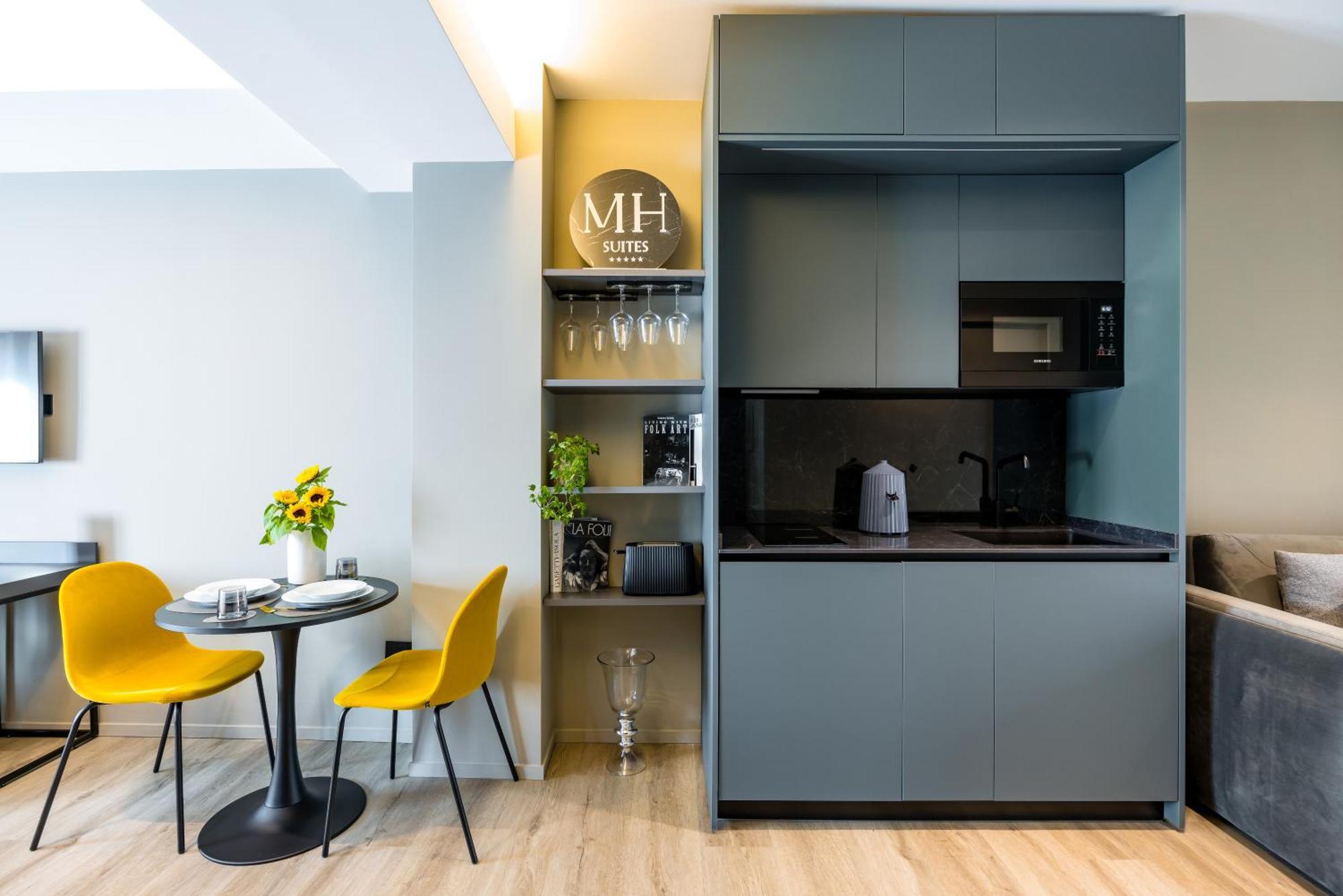 Mh Suites Plebiscito Napoli Bagian luar foto