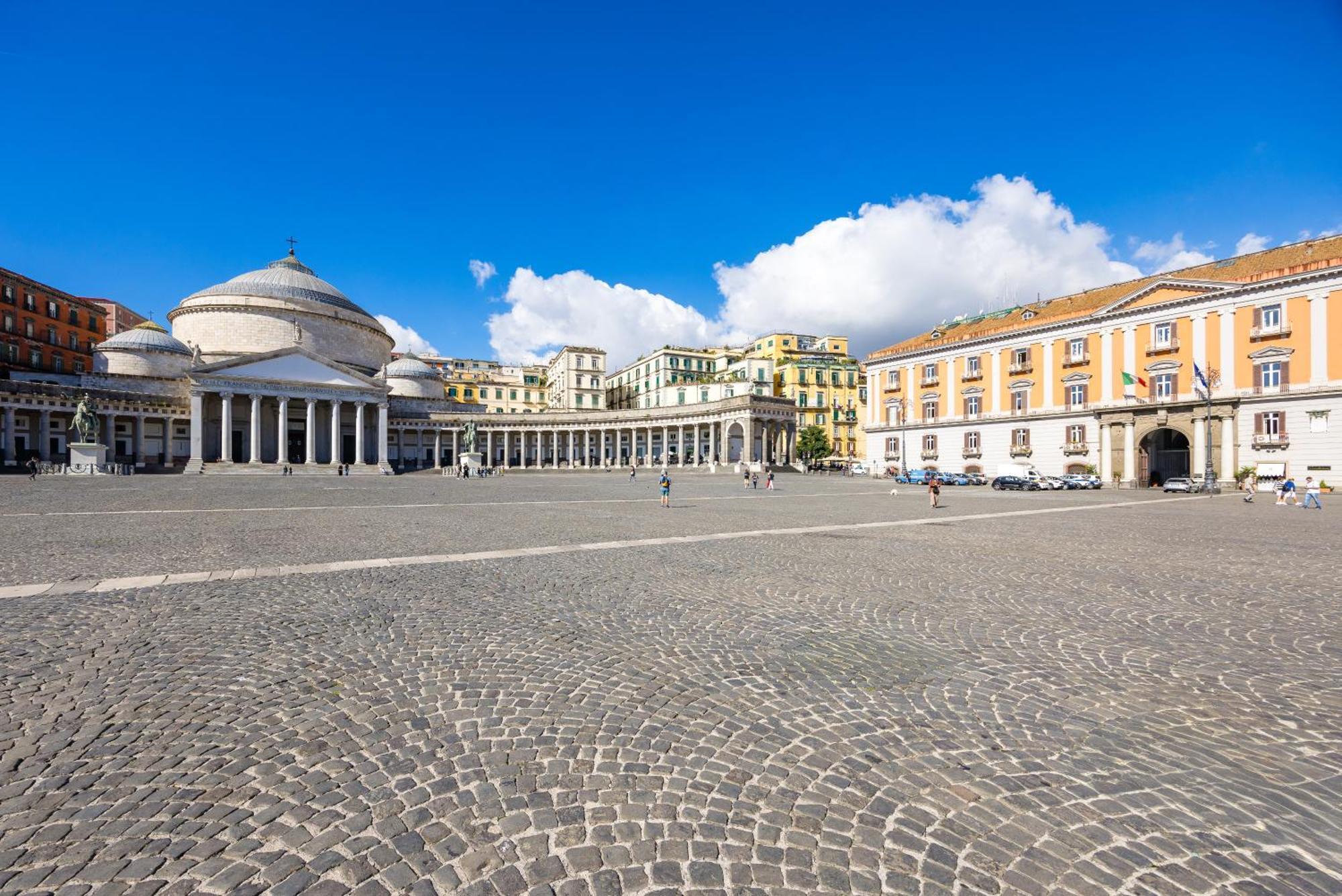 Mh Suites Plebiscito Napoli Bagian luar foto