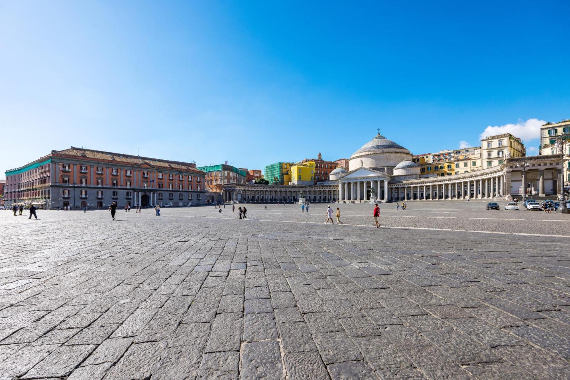 Mh Suites Plebiscito Napoli Bagian luar foto