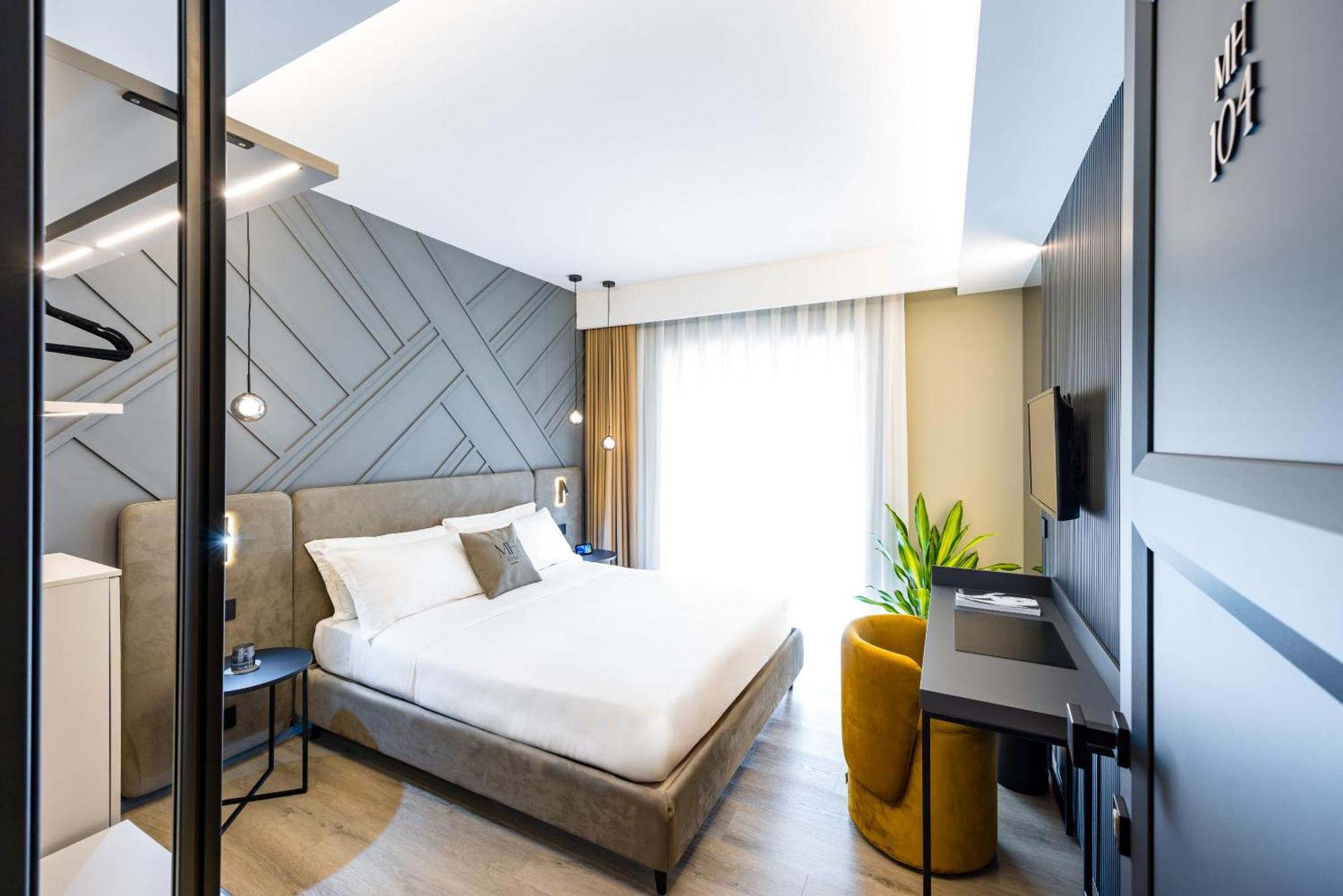 Mh Suites Plebiscito Napoli Bagian luar foto