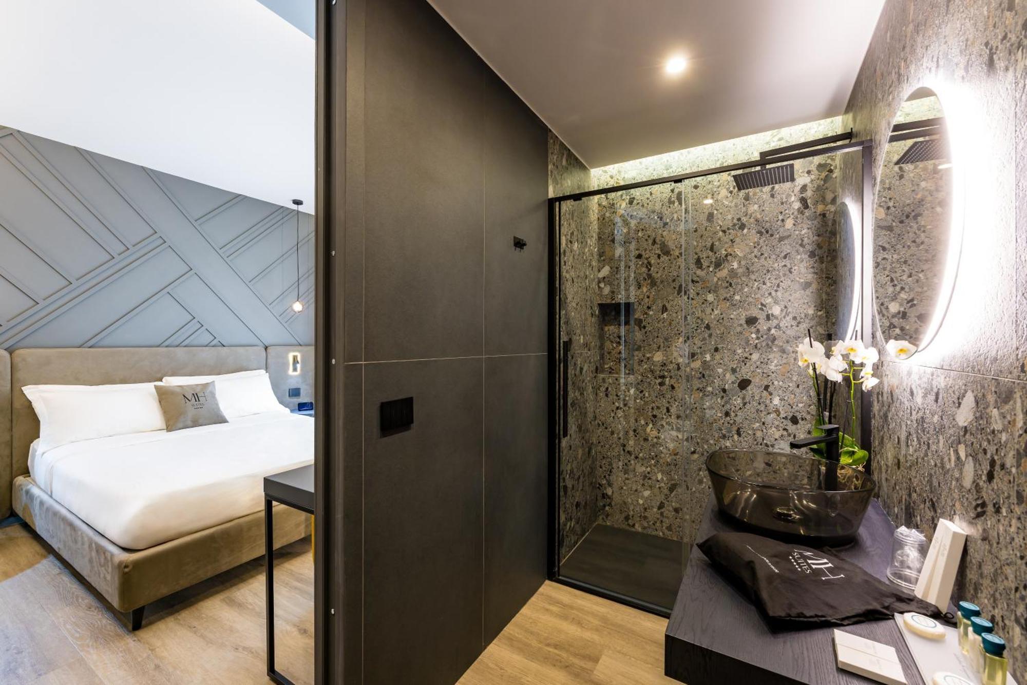 Mh Suites Plebiscito Napoli Bagian luar foto
