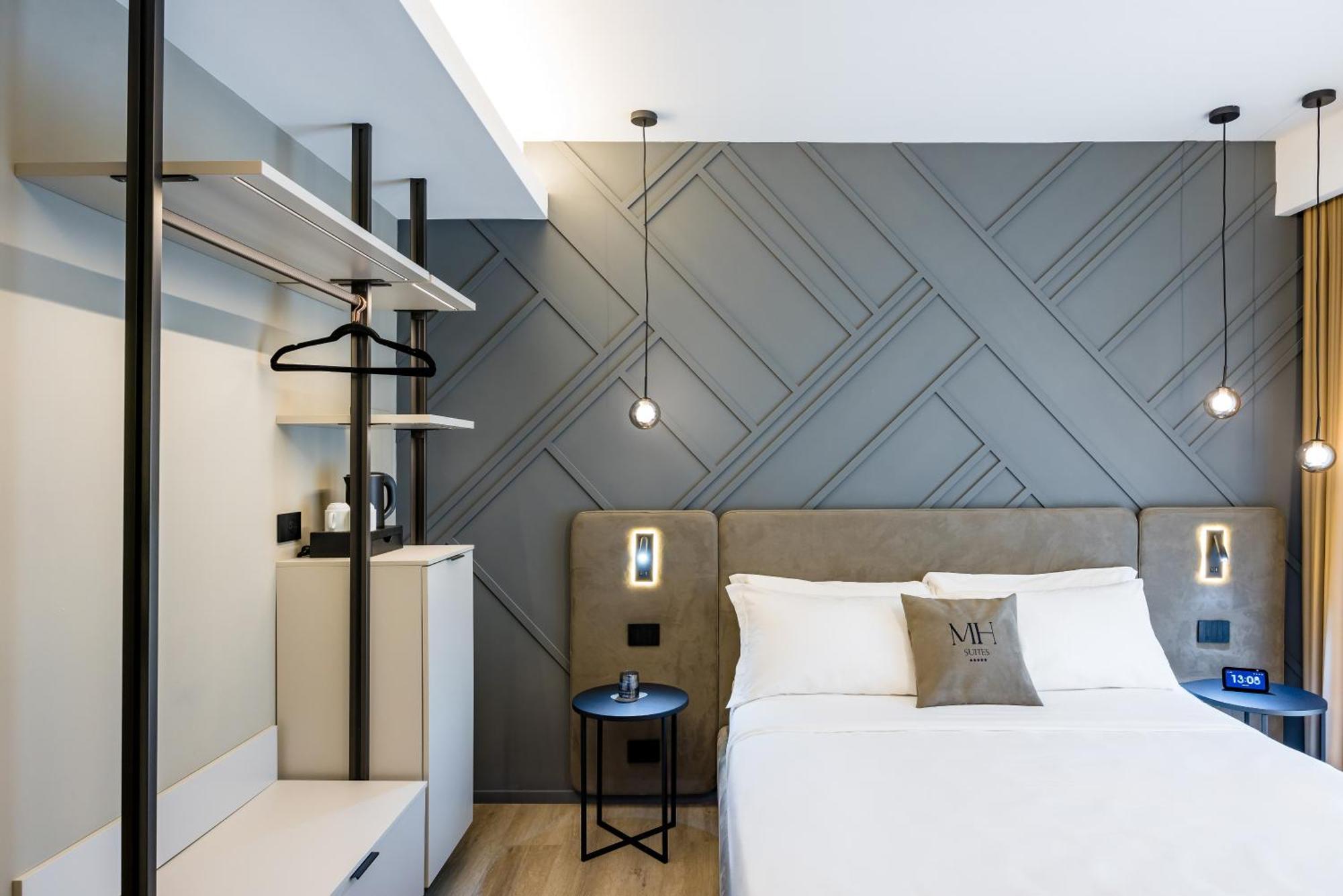 Mh Suites Plebiscito Napoli Bagian luar foto