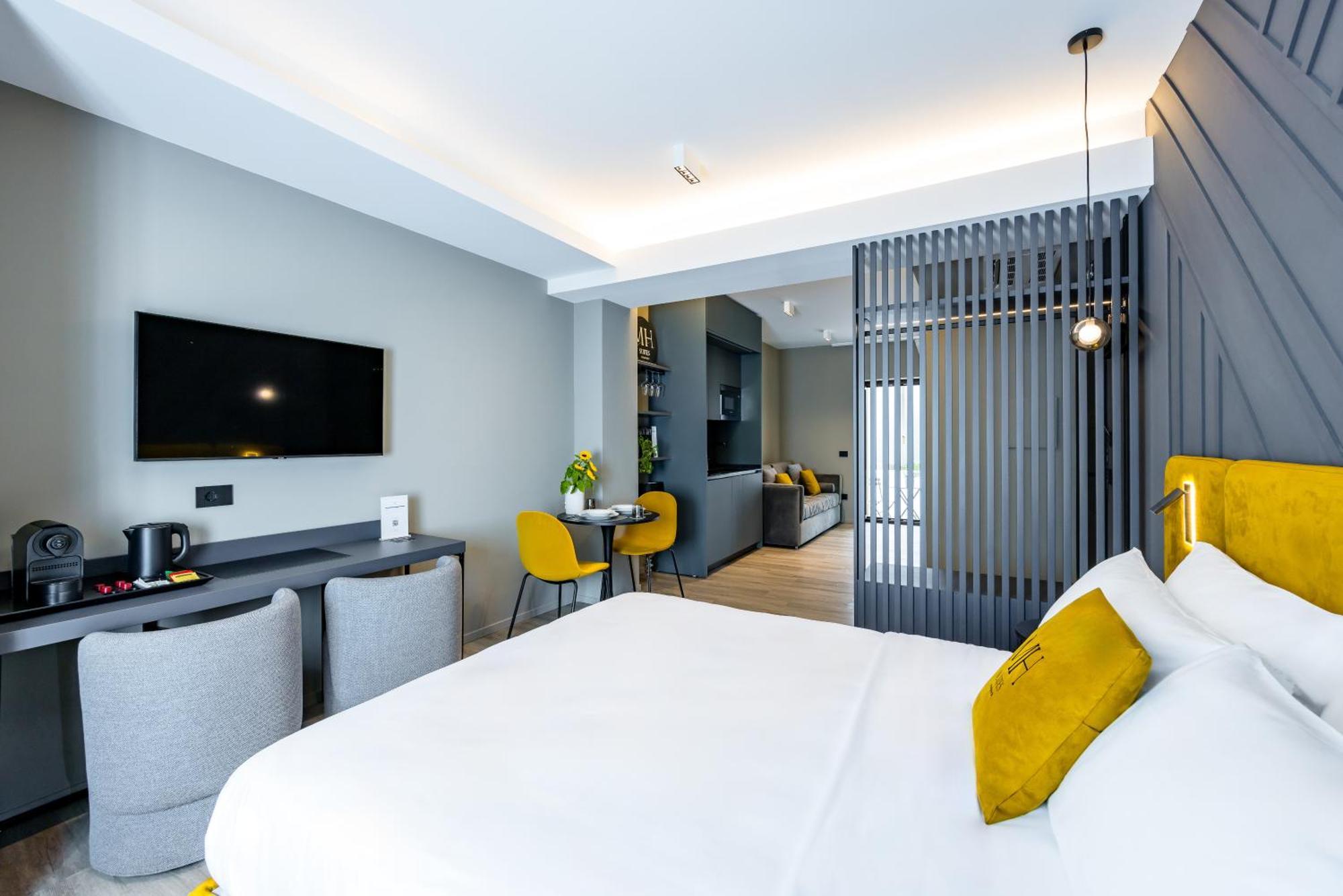 Mh Suites Plebiscito Napoli Bagian luar foto