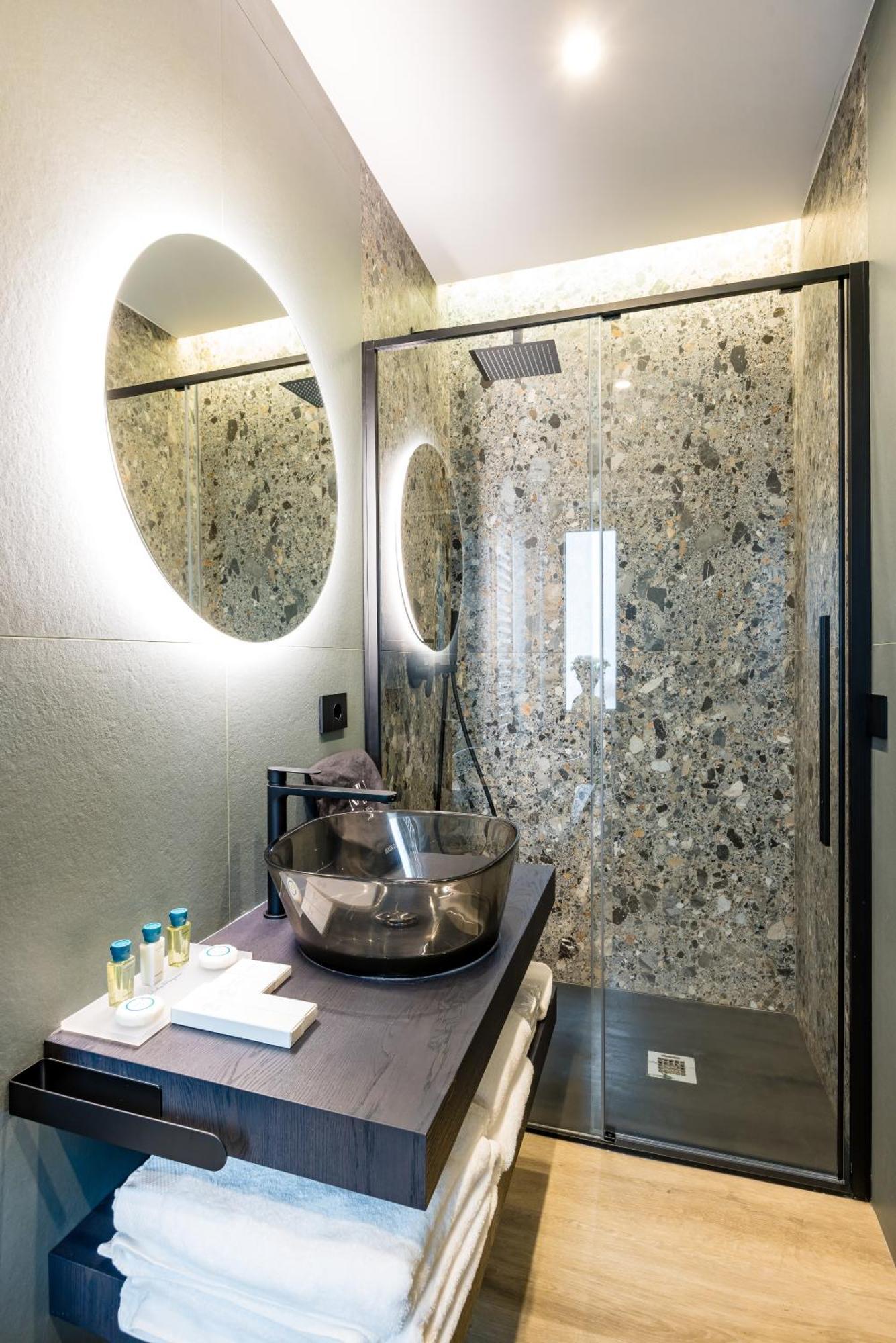 Mh Suites Plebiscito Napoli Bagian luar foto