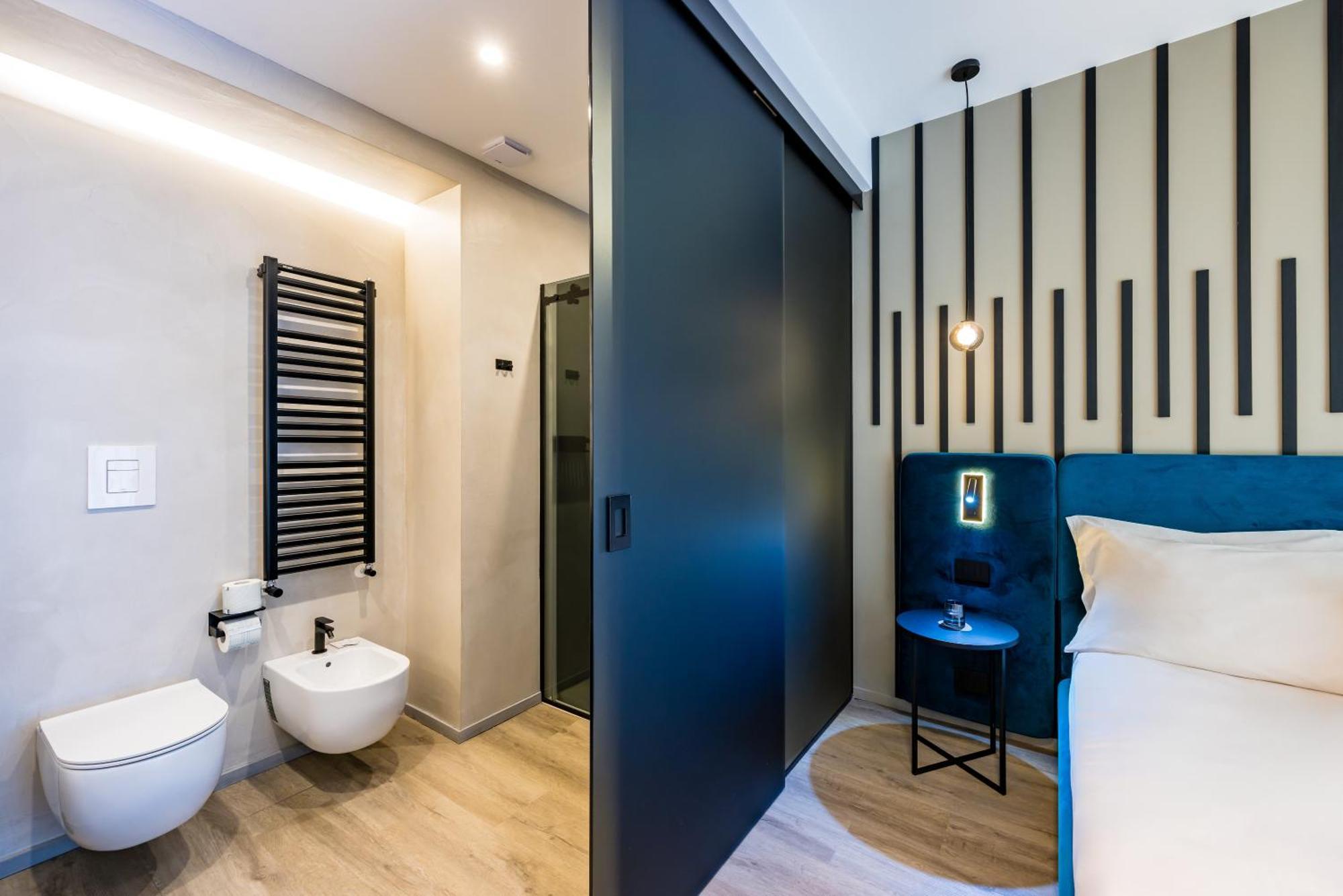 Mh Suites Plebiscito Napoli Bagian luar foto