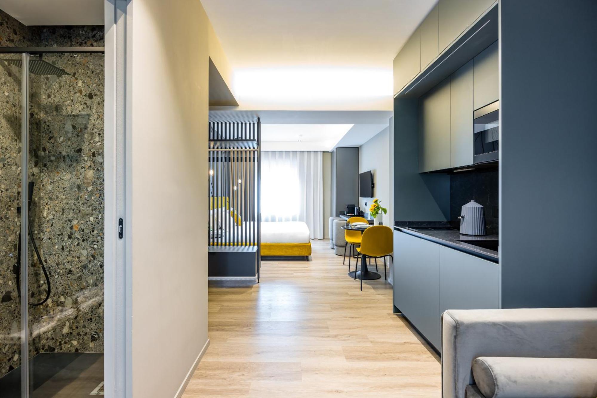 Mh Suites Plebiscito Napoli Bagian luar foto