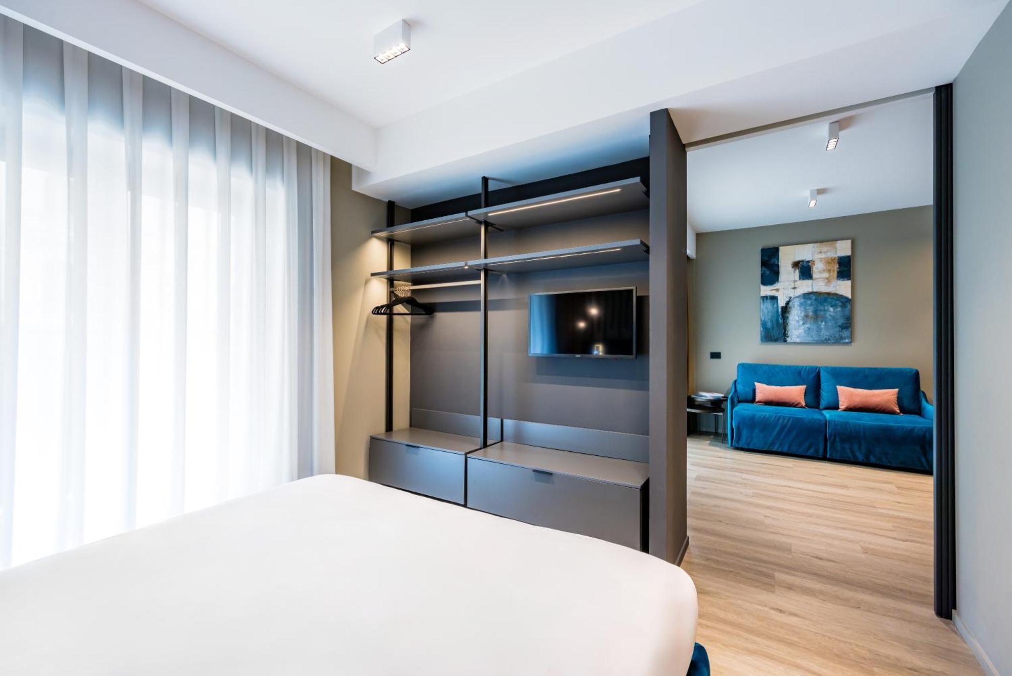 Mh Suites Plebiscito Napoli Bagian luar foto