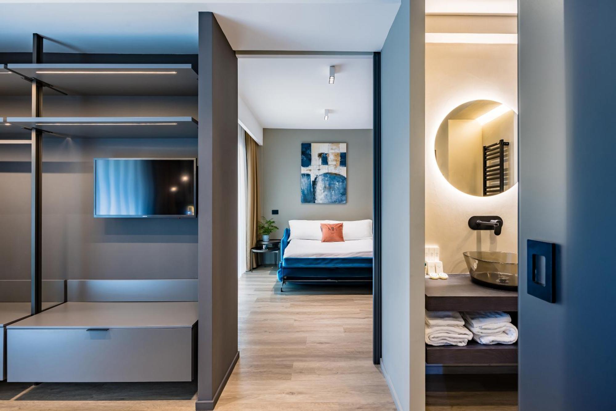 Mh Suites Plebiscito Napoli Bagian luar foto