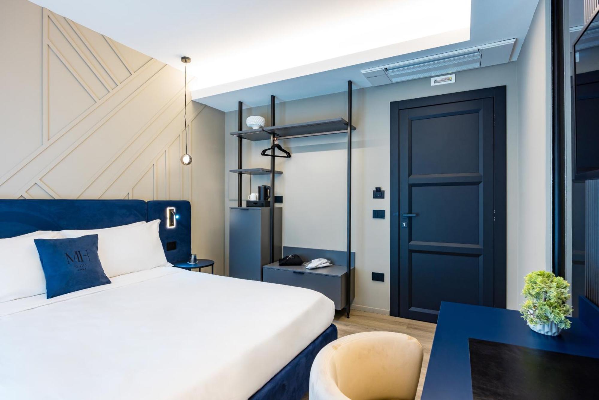 Mh Suites Plebiscito Napoli Bagian luar foto