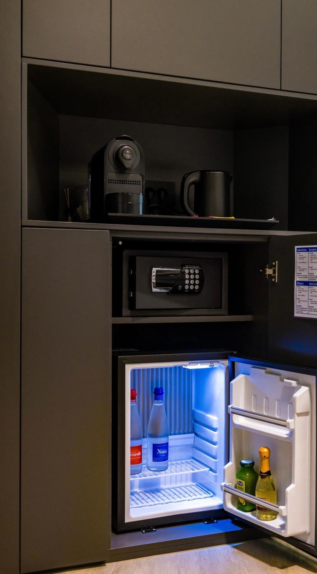 Mh Suites Plebiscito Napoli Bagian luar foto