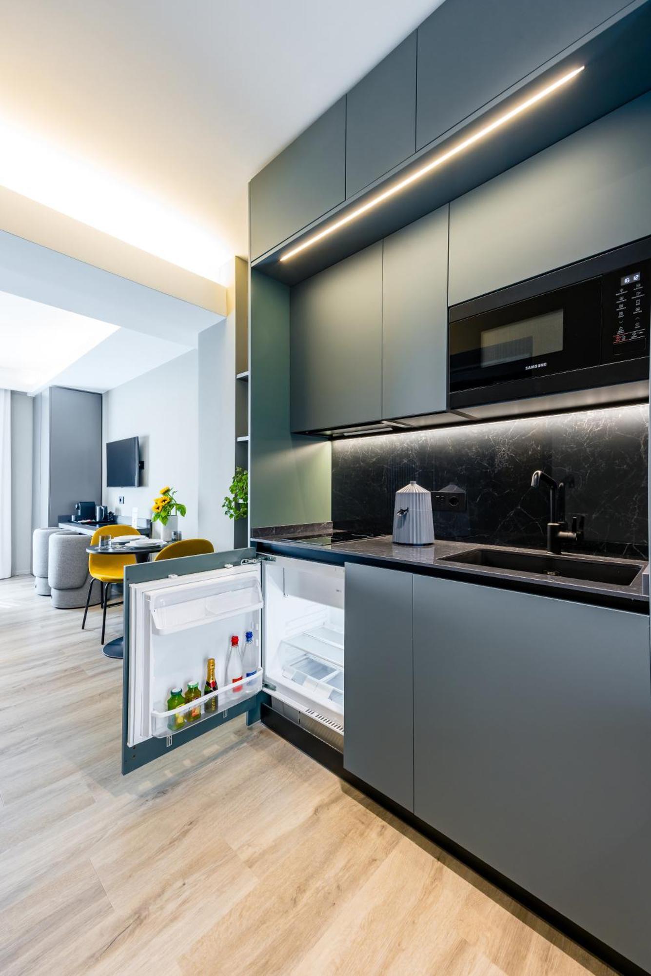 Mh Suites Plebiscito Napoli Bagian luar foto